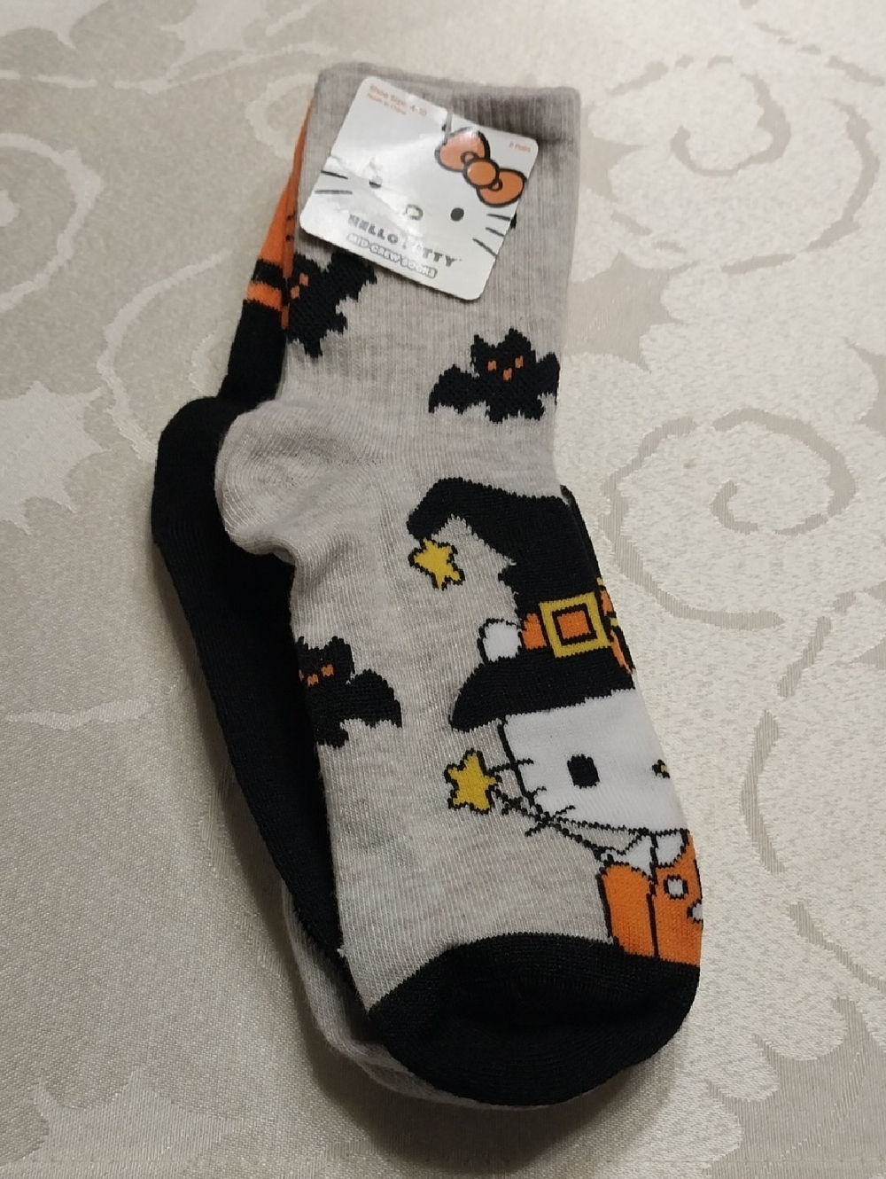 Hello Kitty-Halloween NWT 3-Pack Mid-Crew Socks Size Women's 4-10 Licensed